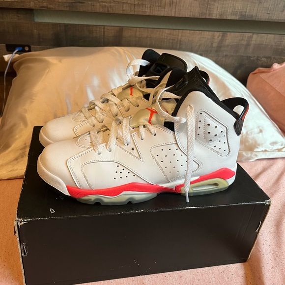 Air Jordan 6 Retro BG ‘White Infrared’ 2014 - Picture 1 of 5